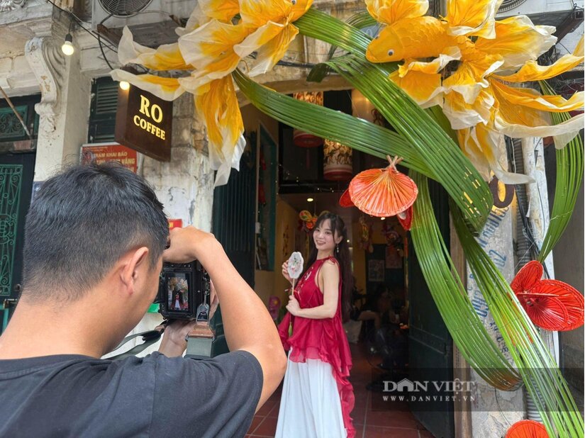 Quán cà phê "thay áo mới" trước thềm Trung thu, hút giới trẻ check-in