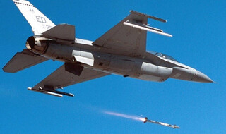 NATO đau đầu vì mất nửa triệu dollars để hạ 1 UAV