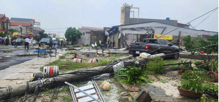 Lốc xoáy ở Hưng Yên, 2 người thiệt mạng, ít nhất 8 người bị thương