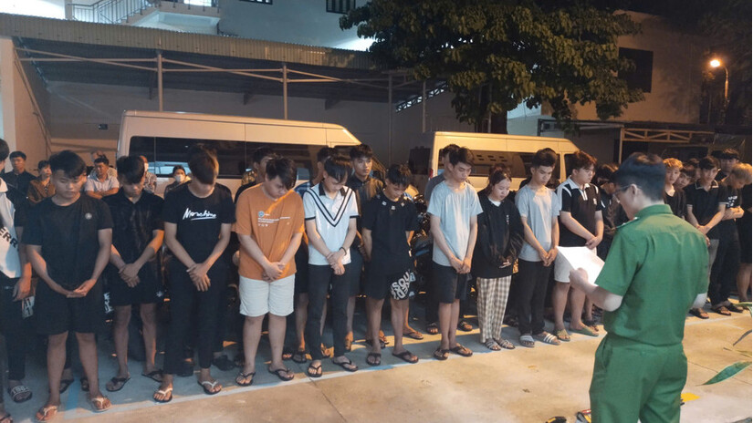Gây 'náo loạn' đường phố Đà Nẵng giữa đêm, 34 thanh thiếu niên bị bắt