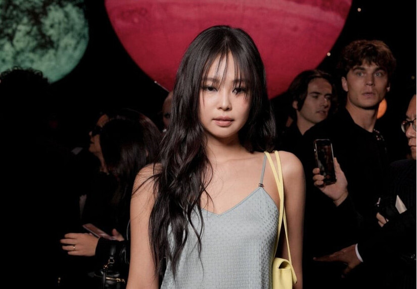 Jennie (BLACKPINK) xuất hiện ấn tượng, diện trang phục như 'đồ ngủ' đi sự kiện