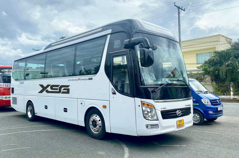 Di chuyển nhóm dễ dàng với dịch vụ thuê xe 35 chỗ tại TPHCM từ Xesaigon.vn