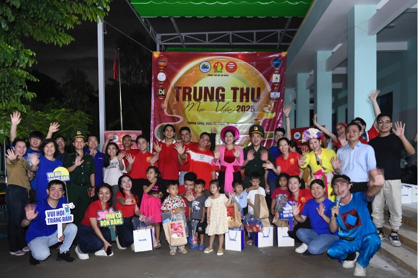 Vinamilk thắp sáng mùa trăng, gửi trọn yêu thương đến trẻ em Việt