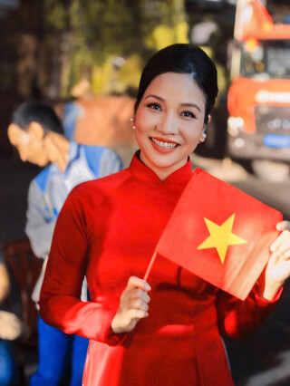 Nhà diva Mỹ Linh bị hư hỏng nặng sau mưa lũ kéo dài