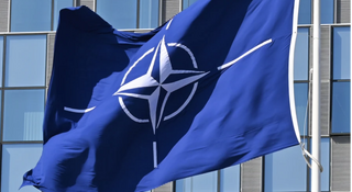 Biên giới căng như dây đàn: NATO bàn phương án dùng vũ lực kiềm chế Nga