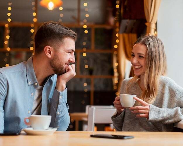 Ăn tối miễn phí, cà phê 0 đồng và “luật chơi” ở đô thị lớn