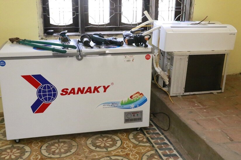 Bắt nhóm đối tượng chèo thuyền trộm tài sản của người dân chạy lũ ở Nghệ An