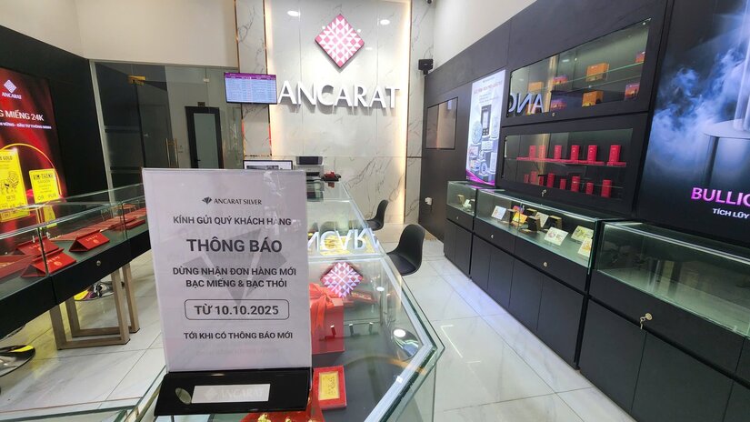 Giá bạc tăng kỷ lục: Nhu cầu mua lớn, doanh nghiệp "cháy hàng"