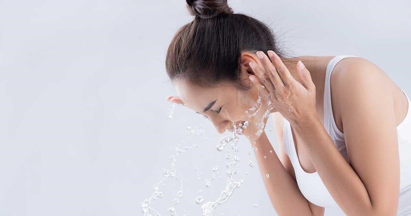 Sữa rửa mặt dành cho da nhạy cảm Bí quyết làm sạch an toàn và dịu nhẹ