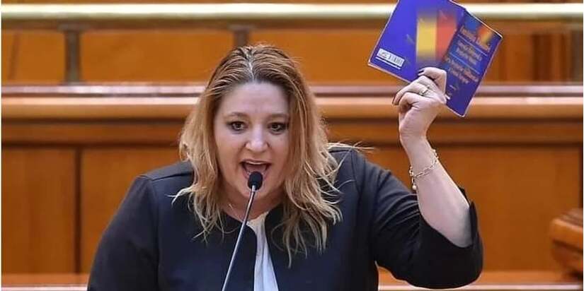 Nghị sĩ châu Âu gây choáng váng khi đe dọa sẽ 'bẻ gãy chân ông Zelensky'
