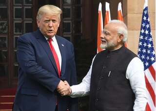 Ông Trump ra tối hậu thư cho Ấn Độ, ép New Delhi quay lưng với Nga