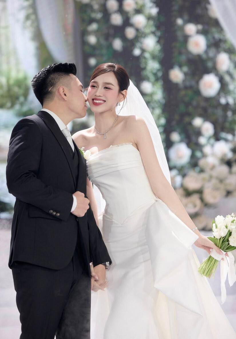 Hé lộ lý do dàn hậu đình đám vắng mặt trong đám cưới Đỗ Thị Hà?