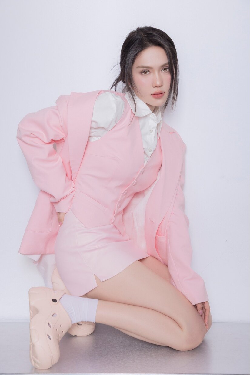 "Nữ hoàng nội y" Ngọc Trinh dừng kinh doanh, livestream để đóng vai chính đầu tiên trong phim điện ảnh
