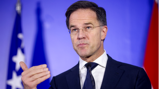 Tổng Thư ký NATO tuyên bố sốc Nga cạn sạch tiền bạc, binh lính, chiến lược để thắng ở Ukraine