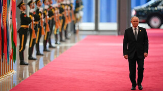 Vì sao nhà báo Mỹ nói ông Putin là nhà lãnh đạo được yêu thích nhất thế giới?