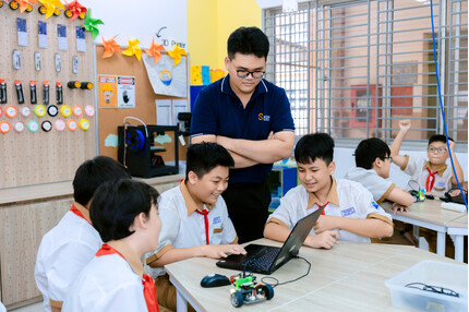 Hướng tới hiện đại hóa và nâng cao chất lượng giáo dục và đào tạo