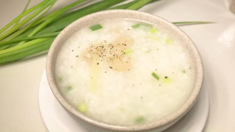 Những nguyên liệu “vàng” để nấu bát cháo giải cảm đúng chuẩn Đông y