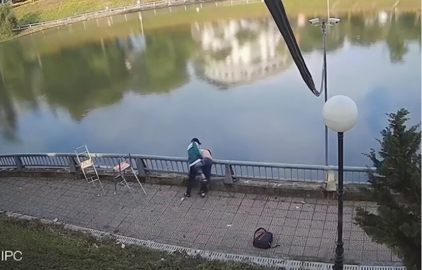 Nam sinh lớp 8 đâm bạn rồi đẩy xuống hồ chưa đủ tuổi chịu trách nhiệm hình sự