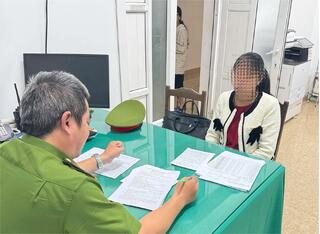 Cặp vợ chồng mất hơn 500 triệu đồng sau cuộc gọi mạo danh công an phường