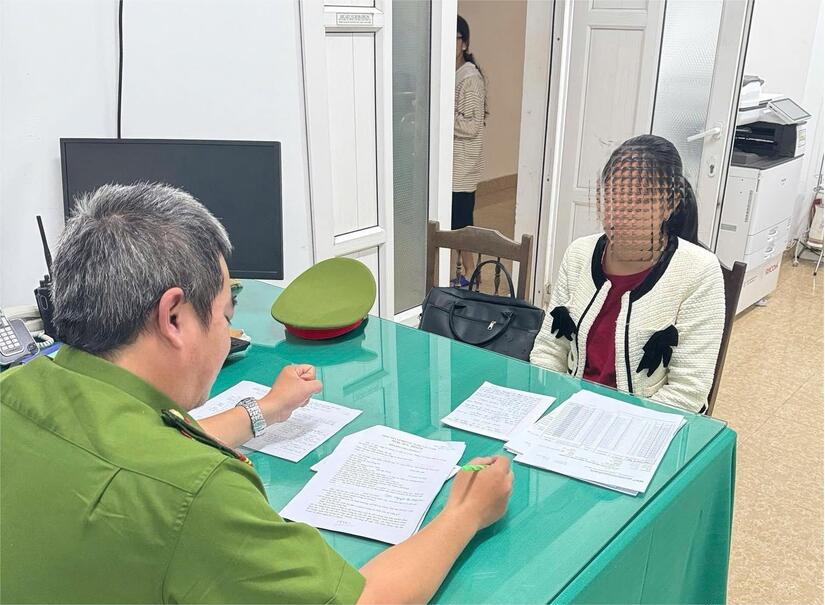 Cặp vợ chồng mất hơn 500 triệu đồng sau cuộc gọi mạo danh công an phường