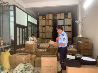 Xử nghiêm hàng lậu, hàng giả, bảo vệ người tiêu dùng dịp Tết 2026