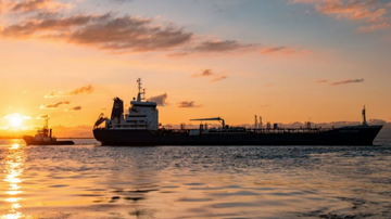 Ukraine giáng đòn chí mạng vào cảng dầu chiến lược, Nga mất 2% nguồn cung toàn cầu