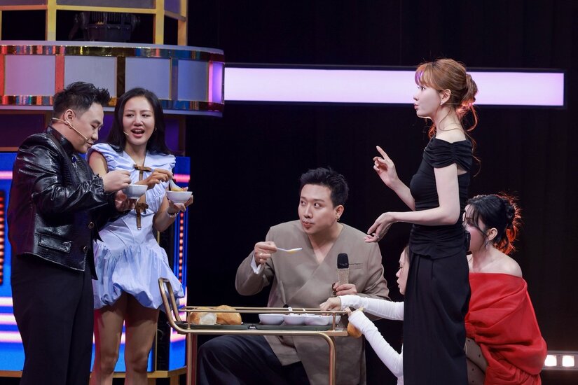 Trấn Thành đăng ảnh đầy thương tích gây lo lắng