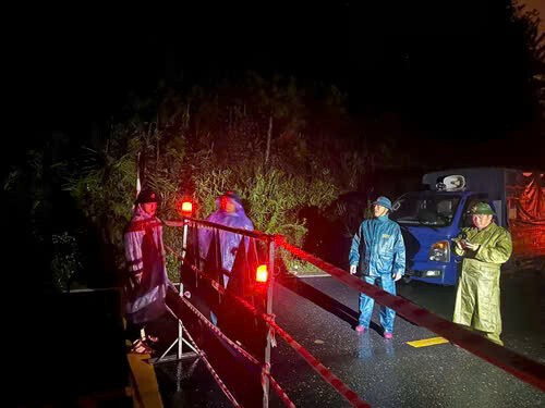 Đèo Mimosa ở Lâm Đồng đứt gãy hoàn toàn