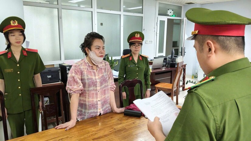 Đà Nẵng: Bắt nữ “phán sấm”, lập điện thờ để lừa hàng trăm triệu đồng