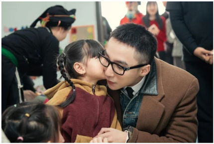 Trong hơn một tháng, Sơn Tùng M-TP ủng hộ 2,3 tỷ đồng cho đồng bào vùng bão lũ