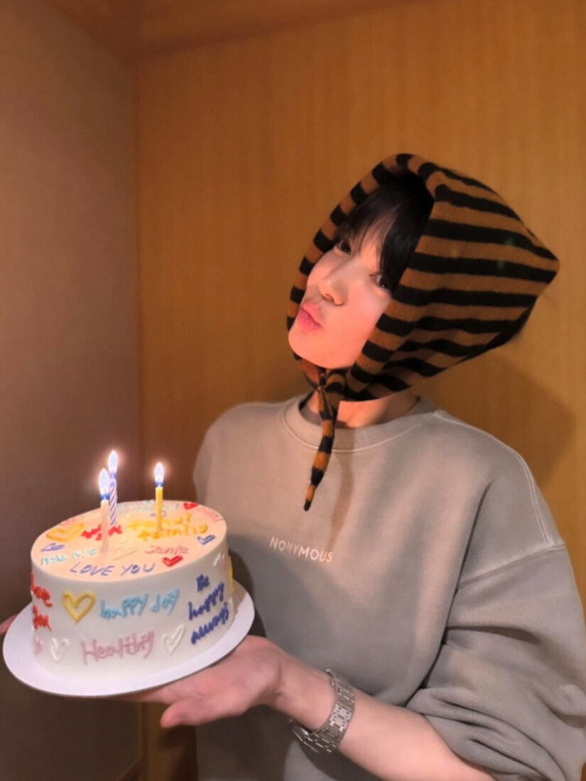 Song Hye Kyo gây bất ngờ, công khai món quà đặc biệt từ 'tình tin đồn' Suzy?