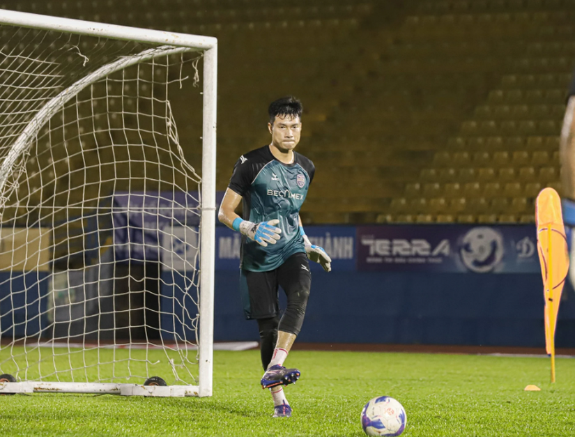 5 thủ môn cứu thua nhiều nhất V.League 2025/2026: Số 1 là ai?