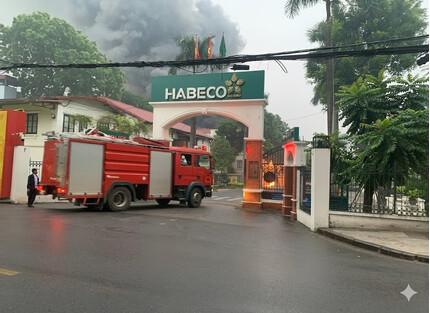 Cháy lớn tại Nhà máy bia Hà Nội