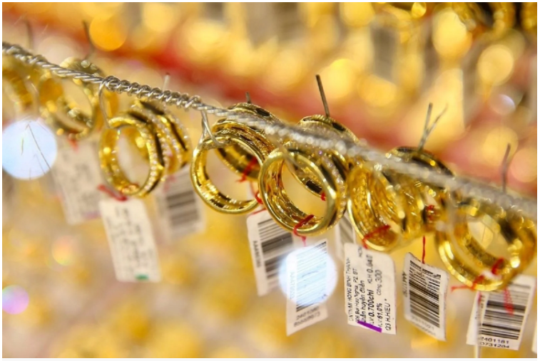 Giá vàng hôm nay (3/12) đảo chiều giảm mạnh sau chuỗi ngày tăng "nóng", người mua đã bắt đầu "chốt lời"