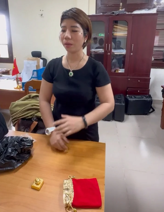 Quảng Trị: Phát hiện vụ buôn lậu gần 13 cây vàng, 500 máy đào tiền điện tử