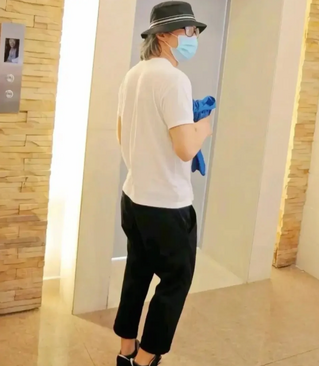 Cuộc sống 3 năm mặc một chiếc áo của Châu Tinh Trì