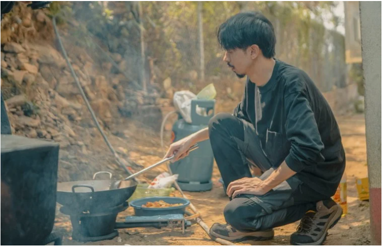 Đen Vâu chính thức lên tiếng làm rõ mối quan hệ với dự án "Nuôi Em"