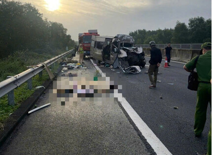 Tai nạn trên cao tốc Đà Nẵng - Quảng Ngãi, 13 người thương vong