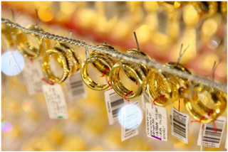 Giá vàng hôm nay (9/12): Vàng SJC và nhẫn đảo chiều tăng, thế giới dự báo đạt mốc 5.000 USD/ounce