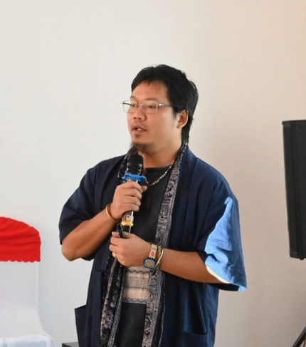 Hoàng Hoa Trung - chủ dự án Nuôi Em là ai?