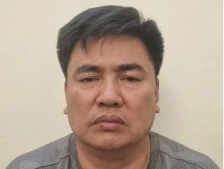 Vụ đẩy CSGT vào đầu xe tải ở Hà Nội: Đối tượng xin bỏ qua vi phạm nhưng bất thành