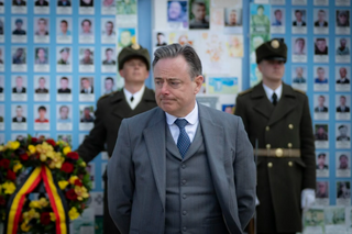 Ukraine, châu Âu lo 