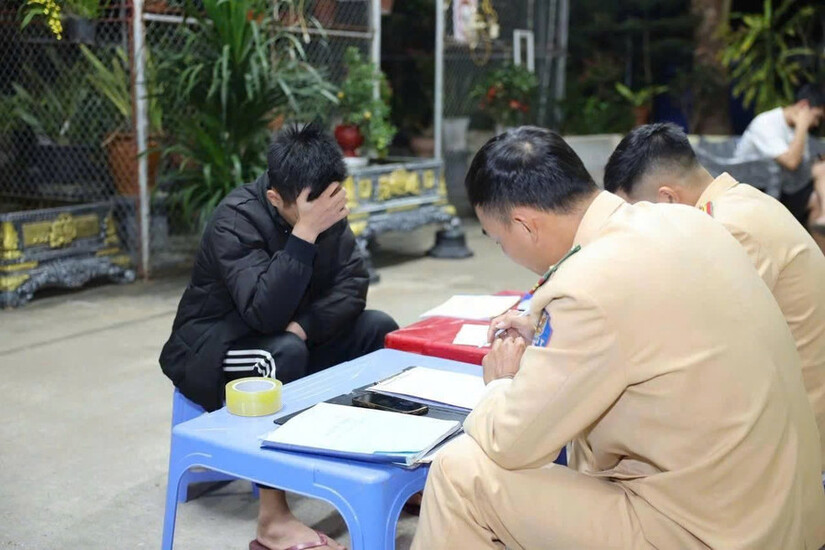 Công an Hưng Yên xử lý 23 trường hợp 'đi bão' vi phạm ATGT