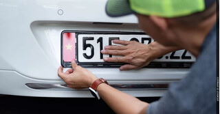 Đề xuất giảm 6 triệu đồng lệ phí khi đăng ký xe ô tô ở Hà Nội và TPHCM