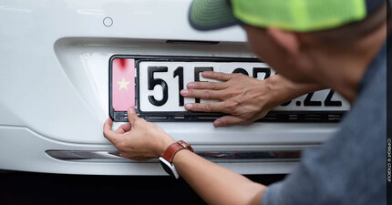 Đề xuất giảm 6 triệu đồng lệ phí khi đăng ký xe ô tô ở Hà Nội và TPHCM