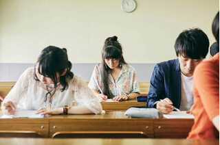 Gánh nặng giữ chỗ đại học với sinh viên Nhật Bản