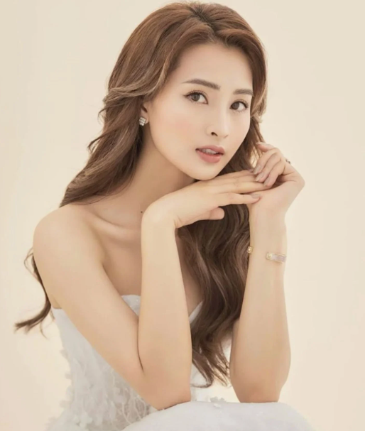 MC hot bậc nhất VTV: "Tôi từng bị phàn nàn dù làm việc không lương tại nhà đài"