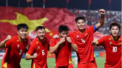 U23 Việt Nam nhận quà may mắn từ VFF