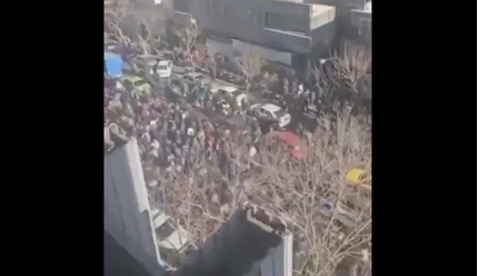 Iran thừa nhận biểu tình đã biến thành bạo loạn, người biểu tình đe dọa lãnh tụ tối cao