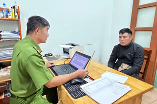 Công an làm việc với nam thanh niên dùng đũa tấn công tài xế taxi đang lái xe tại Đắk Lắk